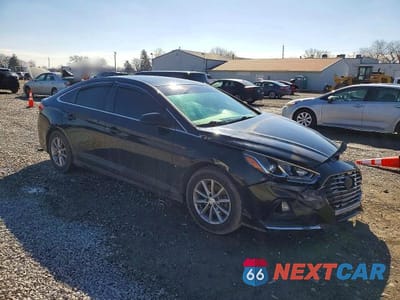 Czwarte zdjęcie samochodu z boku: 2018 HYUNDAI SONATA SE VIN:5NPE24AF8JH604555 - miniatura