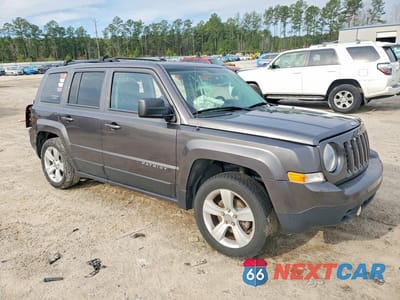 Czwarte zdjęcie samochodu z boku: 2016 JEEP PATRIOT LATITUDE VIN:1C4NJPFA4GD612930 - miniatura