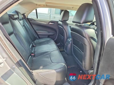 Zdjęcie 10 z 12 samochodu: 2016 CHRYSLER 300C VIN:2C3CCAKG9GH106428 - miniatura