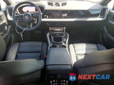 Zdjęcie 8 z 14 samochodu: 2024 PORSCHE CAYENNE COUPE VIN:WP1BA2AY2RDA50506 - miniatura