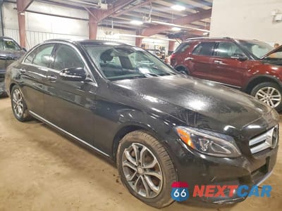 Czwarte zdjęcie samochodu z boku: 2015 MERCEDES-BENZ C 300 4MATIC VIN:55SWF4KB9FU092619 - miniatura