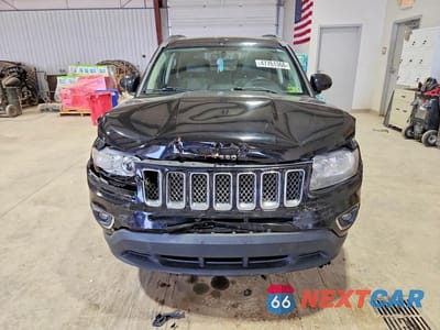 Piąte zdjęcie samochodu w środku: 2014 JEEP COMPASS LATITUDE VIN:1C4NJCEA8ED672491 - miniatura