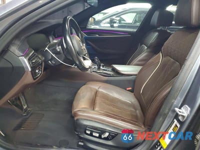 Zdjęcie 7 z 13 samochodu: 2021 BMW M550XI VIN:WBA13BK05MCF89684 - miniatura