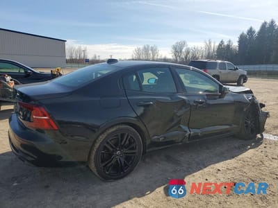 Trzecie zdjęcie samochodu z tyłu: 2024 VOLVO S60 PLUS VIN:7JRH60FH7RG282139 - miniatura