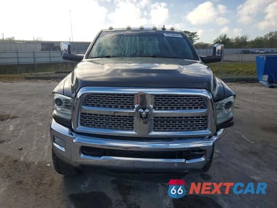 Piąte zdjęcie samochodu w środku: 2018 RAM 2500 LARAMIE VIN:3C6UR5FL6JG419626 - miniatura