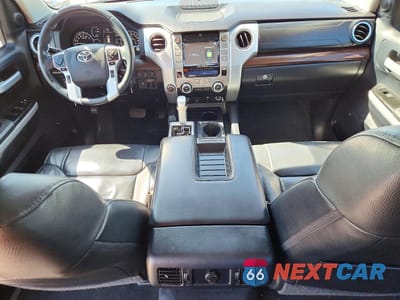 Zdjęcie 8 z 12 samochodu: 2018 TOYOTA TUNDRA LIMITED VIN:5TFHY5F11JX742280 - miniatura