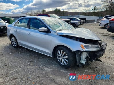 Czwarte zdjęcie samochodu z boku: 2013 VOLKSWAGEN JETTA SE VIN:3VWDP7AJ5DM298526 - miniatura