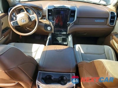 Zdjęcie 8 z 11 samochodu: 2020 RAM TRUCKS 1500 LARAMIE VIN:1C6SRFJT1LN207537 - miniatura