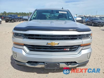 Piąte zdjęcie samochodu w środku: 2018 CHEVROLET SILVERADO K1500 LT VIN:3GCUKREC8JG619977 - miniatura