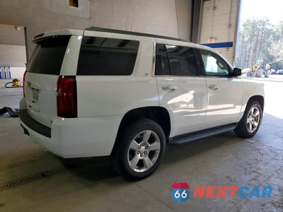Trzecie zdjęcie samochodu z tyłu: 2018 CHEVROLET TAHOE K1500 LT VIN:1GNSKBKC5JR173149 - miniatura
