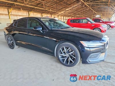 Czwarte zdjęcie samochodu z boku: 2019 VOLVO S60 T6 MOMENTUM VIN:7JRA22TKXKG007430 - miniatura