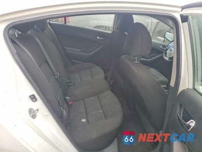 Zdjęcie 10 z 11 samochodu: 2016 KIA FORTE LX VIN:KNAFK4A63G5494119 - miniatura