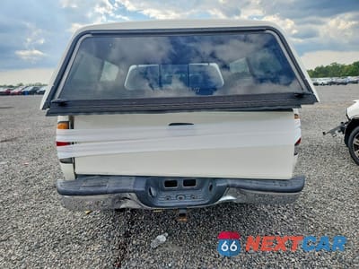 Zdjęcie 6 z 11 samochodu: 2002 TOYOTA TUNDRA SR5 V8 VIN:5TBBT441X2S325080 - miniatura