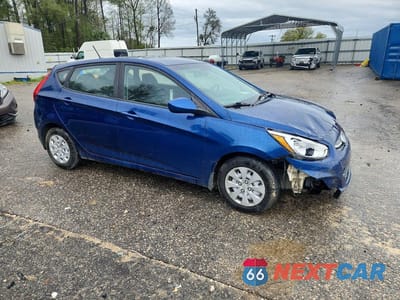 Czwarte zdjęcie samochodu z boku: 2017 HYUNDAI ACCENT SE VIN:KMHCT5AE3HU331635 - miniatura