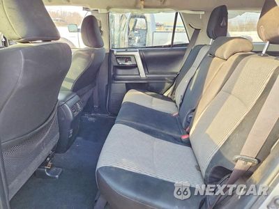 Zdjęcie 11 z 13 samochodu: 2019 TOYOTA 4RUNNER SR5 VIN:JTEZU5JR7K5199202 - miniatura