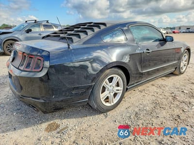 Trzecie zdjęcie samochodu z tyłu: 2013 FORD MUSTANG VIN:1ZVBP8AM4D5275963 - miniatura