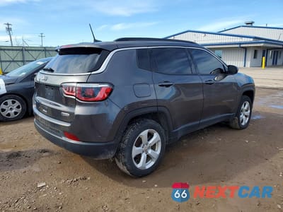 Trzecie zdjęcie samochodu z tyłu: 2018 JEEP COMPASS LATITUDE VIN:3C4NJDBB3JT134952 - miniatura