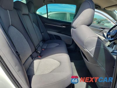 Zdjęcie 10 z 13 samochodu: 2021 TOYOTA CAMRY HYBRID LE VIN:4T1C31AK6MU552817 - miniatura