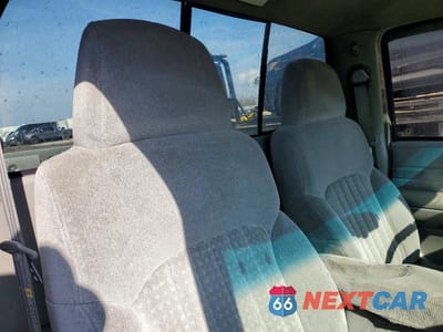 Zdjęcie 10 z 11 samochodu: 2000 CHEVROLET S TRUCK S10 VIN:1GCDT14W8Y8205690 - miniatura