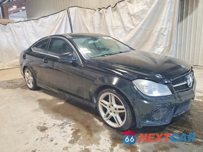 Czwarte zdjęcie samochodu z boku: 2014 MERCEDES-BENZ C 250 VIN:WDDGJ4HB9EG312864 - miniatura