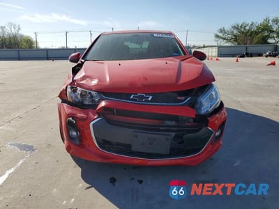 Piąte zdjęcie samochodu w środku: 2020 CHEVROLET SONIC LT VIN:1G1JD6SB0L4106559 - miniatura