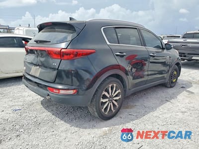 Trzecie zdjęcie samochodu z tyłu: 2017 KIA SPORTAGE EX VIN:KNDPN3AC3H7109582 - miniatura