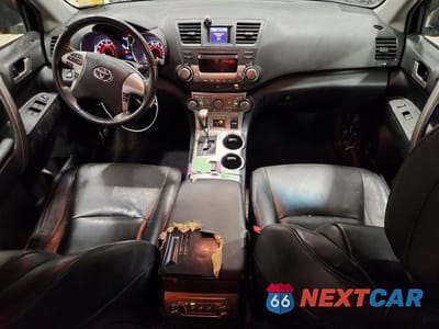 Zdjęcie 8 z 13 samochodu: 2012 TOYOTA HIGHLANDER SE VIN:5TDBK3EH0CS122930 - miniatura