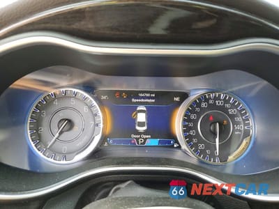 Zdjęcie 9 z 12 samochodu: 2015 CHRYSLER 200 C VIN:1C3CCCCB6FN742583 - miniatura