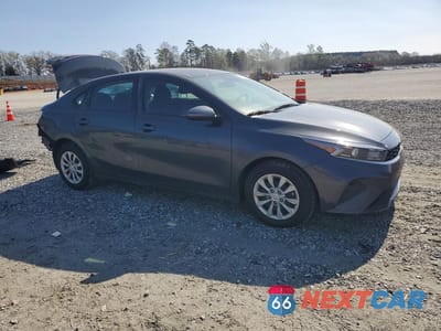 Czwarte zdjęcie samochodu z boku: 2024 KIA FORTE LX VIN:3KPF24AD5RE821869 - miniatura