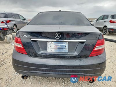 Zdjęcie 6 z 12 samochodu: 2014 MERCEDES-BENZ C 250 VIN:WDDGF4HB6EG222864 - miniatura