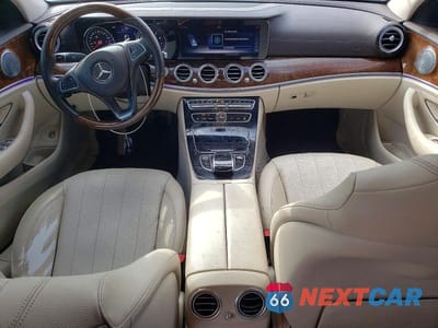 Zdjęcie 8 z 12 samochodu: 2018 MERCEDES-BENZ E 300 VIN:WDDZF4JB9JA350127 - miniatura