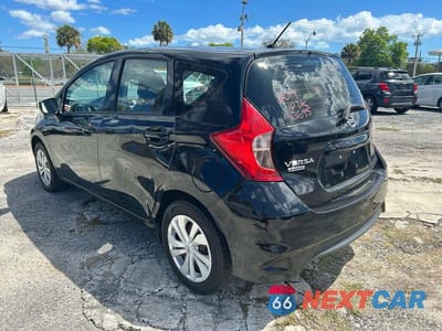 Trzecie zdjęcie samochodu z tyłu: 2019 NISSAN VERSA NOTE SV VIN:3N1CE2CP0KL361143 - miniatura