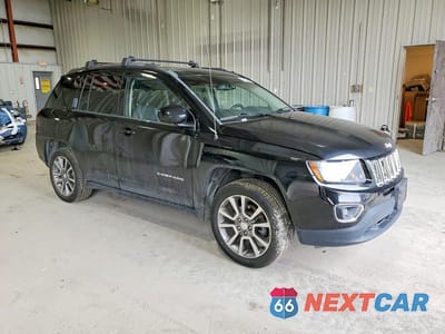 Czwarte zdjęcie samochodu z boku: 2016 JEEP COMPASS LATITUDE VIN:1C4NJDEB2GD534155 - miniatura