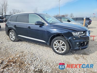 Czwarte zdjęcie samochodu z boku: 2017 AUDI Q7 PREMIUM PLUS VIN:WA1LAAF75HD024538 - miniatura