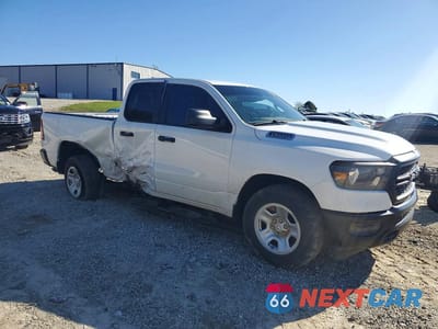 Czwarte zdjęcie samochodu z boku: 2023 RAM 1500 TRADESMAN VIN:1C6SRFCTXPN586492 - miniatura
