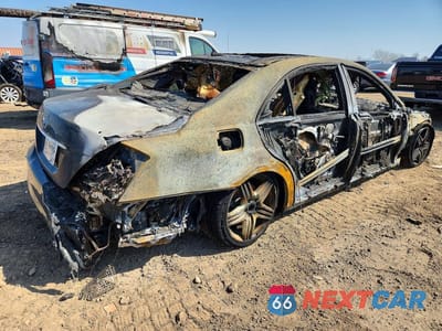 Trzecie zdjęcie samochodu z tyłu: 2012 MERCEDES-BENZ S 550 4MATIC VIN:WDDNG9EB9CA473366 - miniatura