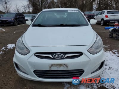 Piąte zdjęcie samochodu w środku: 2014 HYUNDAI ACCENT GLS VIN:KMHCT4AE9EU678456 - miniatura