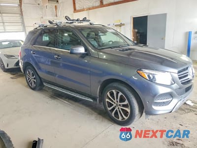 Czwarte zdjęcie samochodu z boku: 2019 MERCEDES-BENZ GLE 400 4MATIC VIN:4JGDA5GB3KB217189 - miniatura