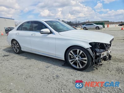 Czwarte zdjęcie samochodu z boku: 2016 MERCEDES-BENZ C 300 VIN:55SWF4JB2GU163596 - miniatura