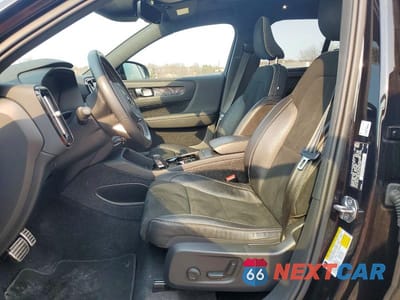 Zdjęcie 7 z 13 samochodu: 2021 VOLVO XC40 T5 R-DESIGN VIN:YV4162UMXM2431108 - miniatura