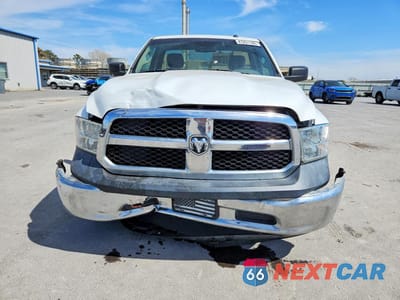 Piąte zdjęcie samochodu w środku: 2018 RAM 1500 ST VIN:3C6JR6DG7JG230031 - miniatura