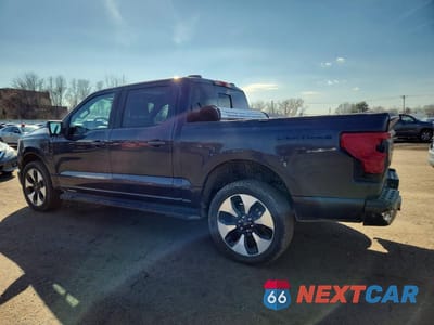 Drugie zdjęcie samochodu z przodu: 2022 FORD F150 LIGHTNING PRO VIN:1FT6W1EV7NWG03499 - miniatura
