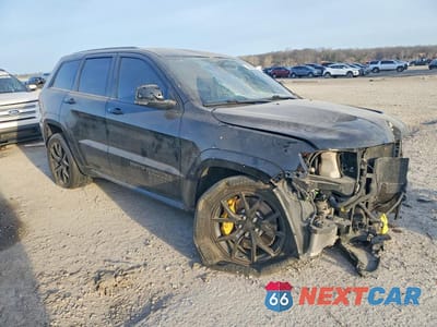 Czwarte zdjęcie samochodu z boku: 2021 JEEP GRAND CHEROKEE TRACKHAWK VIN:1C4RJFN97MC841932 - miniatura