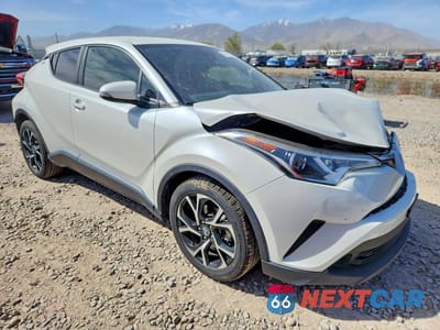 Czwarte zdjęcie samochodu z boku: 2019 TOYOTA C-HR XLE VIN:JTNKHMBX2K1022898 - miniatura