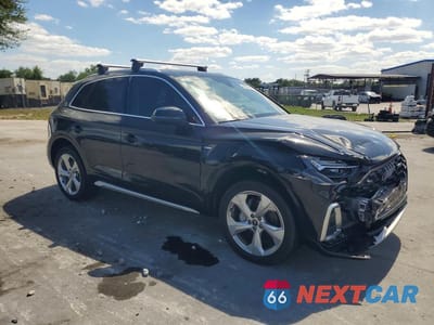 Czwarte zdjęcie samochodu z boku: 2023 AUDI Q5 PREMIUM PLUS 45 VIN:WA1EAAFY8P2100765 - miniatura
