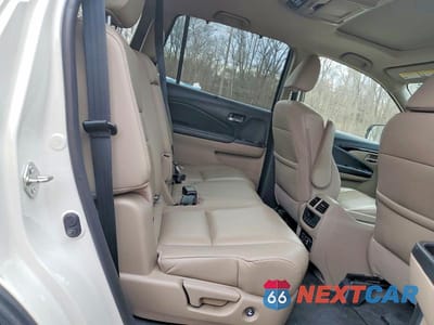 Zdjęcie 10 z 11 samochodu: 2017 HONDA PILOT TOURING VIN:5FNYF6H97HB092485 - miniatura