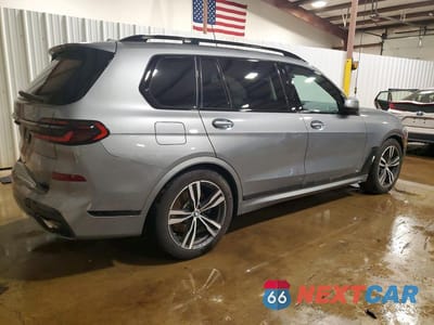 Trzecie zdjęcie samochodu z tyłu: 2025 BMW X7 XDRIVE40I VIN:5UX23EM09S9Z90117 - miniatura