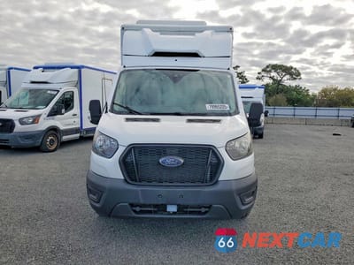 Piąte zdjęcie samochodu w środku: 2020 FORD TRANSIT DELIVERY TRUCK VIN:1FDBW5Z84LKA83384 - miniatura