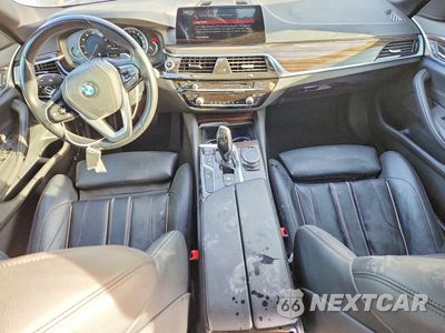 Zdjęcie 8 z 11 samochodu: 2019 BMW 530E VIN:WBAJA9C52KB392660 - miniatura