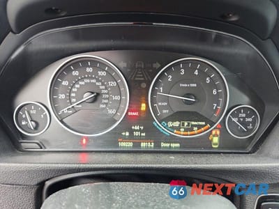 Zdjęcie 9 z 12 samochodu: 2015 BMW 328 XI VIN:WBA3B3G55FNR89240 - miniatura